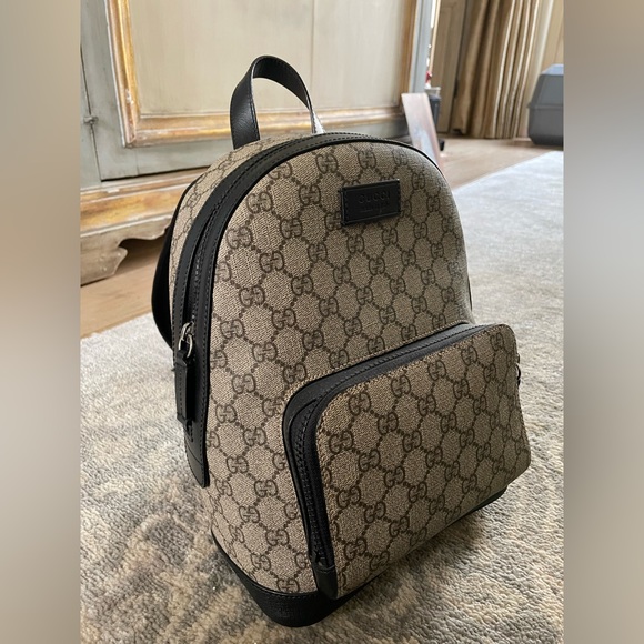 Gucci GG Supreme Backpack - Picture 1 of 4